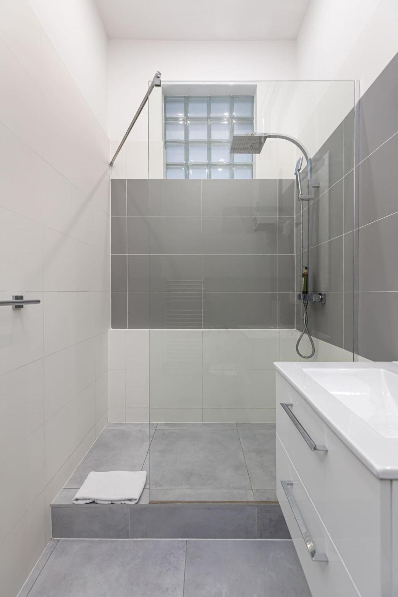 Stylish Apartment Swietojanska By Noclegi Renters Варшава Экстерьер фото